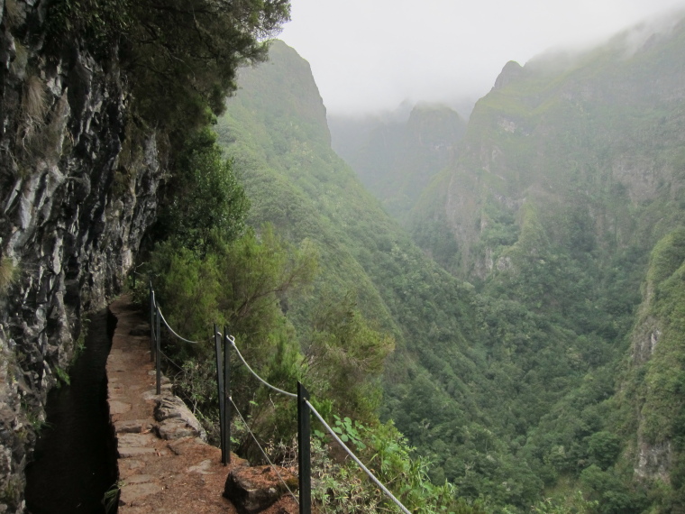 Portugal Madeira, Levada to Caldeirao Verde  , , Walkopedia