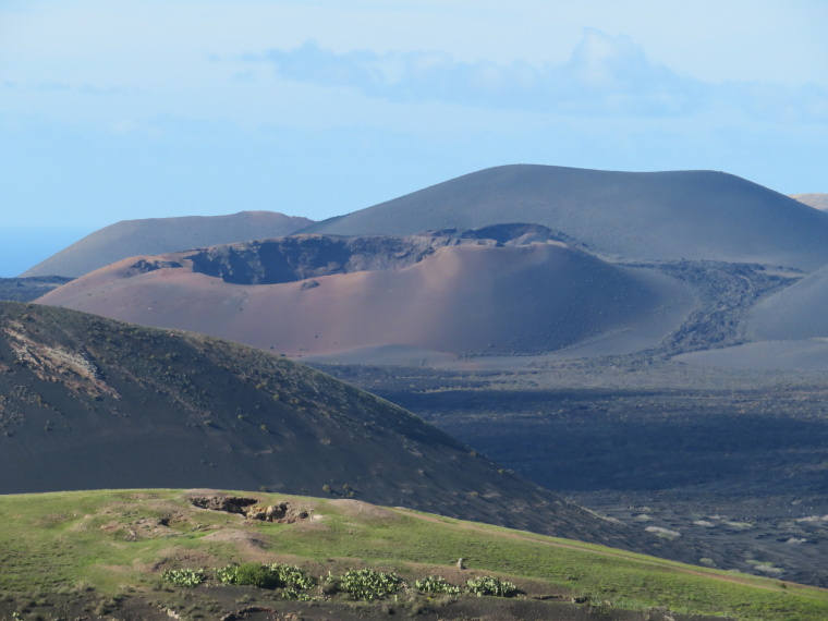 Spain Canary Islands: Lanzarote, Lanzarote, N from Tinasoria, Walkopedia