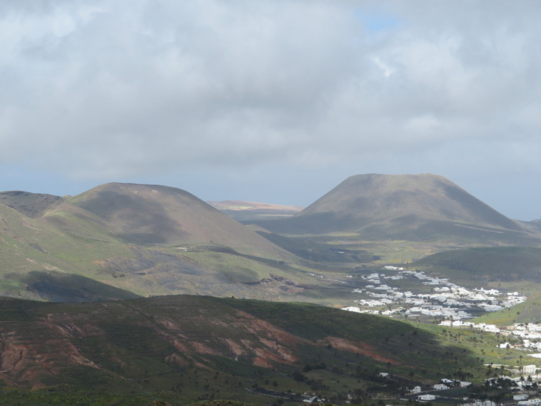 Spain Canary Islands: Lanzarote, Valleys West of Haria , North across Haria to Corona, Walkopedia
