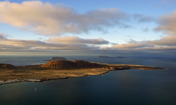 Spain Canary Islands: Lanzarote, Isla Graciosa , Isla graciosa , Walkopedia