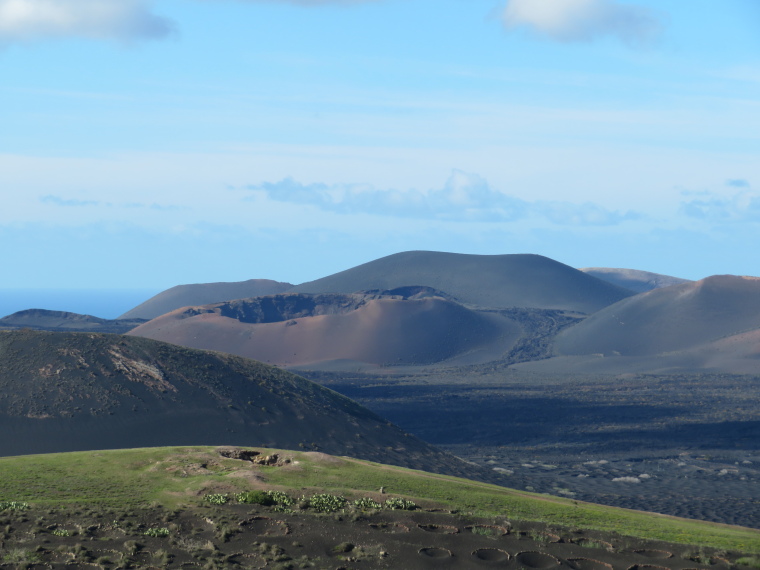 Spain Canary Islands: Lanzarote, La Geria; Montana Tinasoria , , Walkopedia