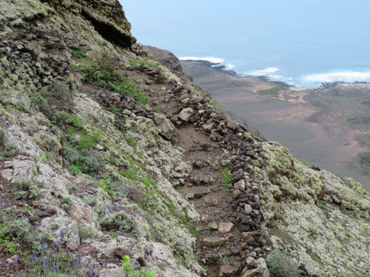 Spain Canary Islands: Lanzarote, Risco cliffs  , Old mule track, Walkopedia