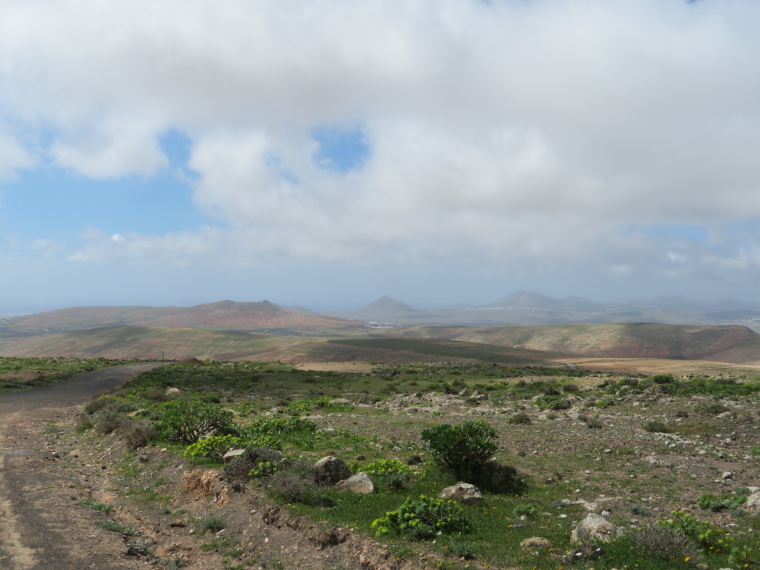 Spain Canary Islands: Lanzarote, Above Teguise , Plateau top, looking south, Walkopedia