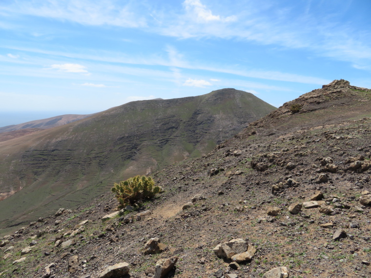 Spain Canary Islands: Lanzarote, Femes area, South ridge, Walkopedia