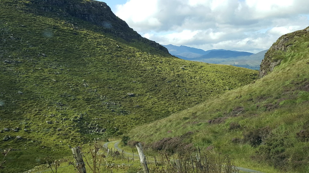 Ireland Kerry/Cork Beara Peninsula, Beara Way , Central Beara pass, Beara Way, Walkopedia