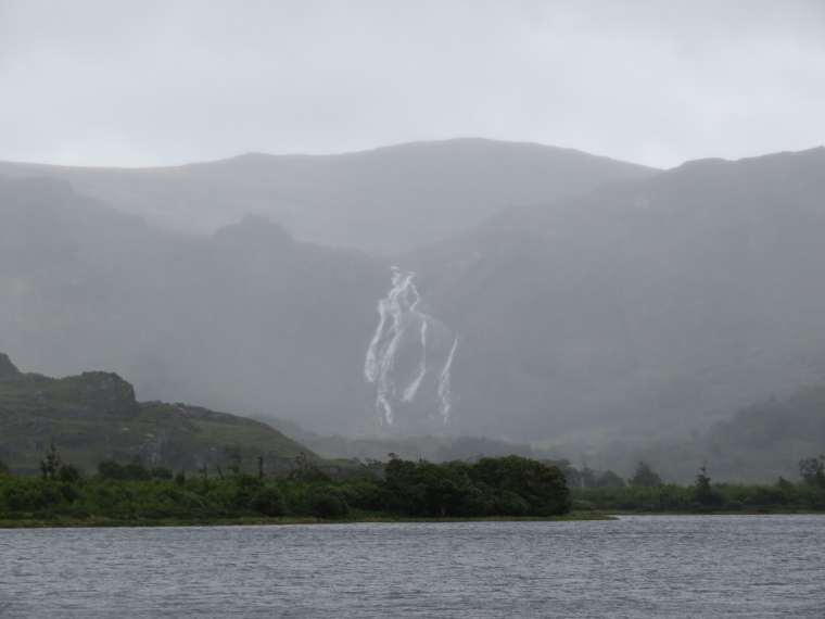 Ireland Kerry/Cork Beara Peninsula, Beara Way , Waterfall, Gelninchaquinn, Beara, Walkopedia