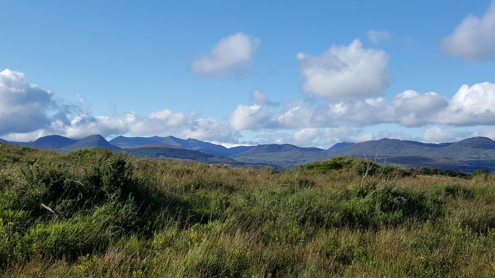 Ireland Kerry/Cork Beara Peninsula, Beara Way , North to Iveragh from central Beara, Beara Way, Walkopedia