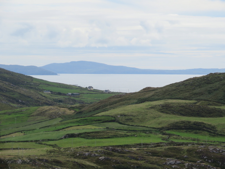 Ireland Kerry/Cork Beara Peninsula, Beara Way , South from last hill of mainland, Walkopedia