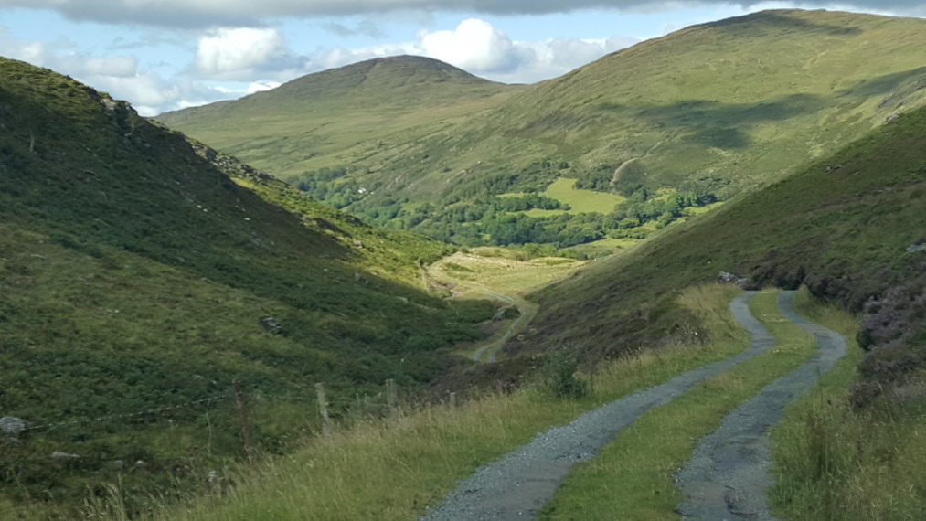 Ireland Kerry/Cork Beara Peninsula, Beara Way , Valley above Dromoghty lake, central Beara, Beara Way, Walkopedia