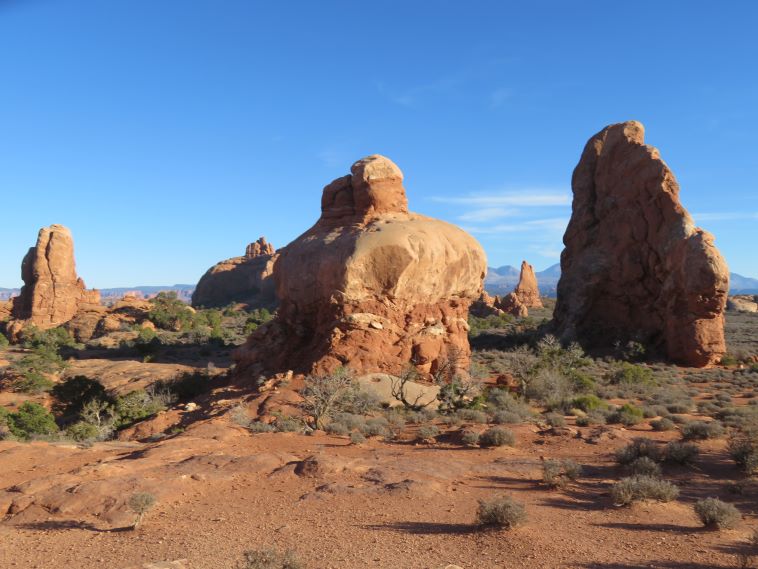 USA South-west, Utah's Canyon Lands, Arches - Windows Arches area, Walkopedia