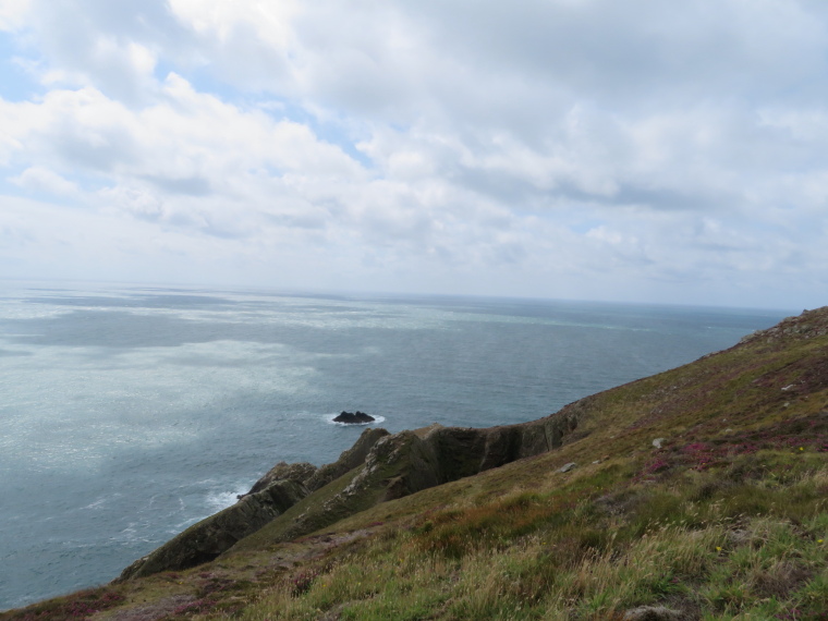 United Kingdom England South-west, Lundy Island, West coast, southern end, Walkopedia