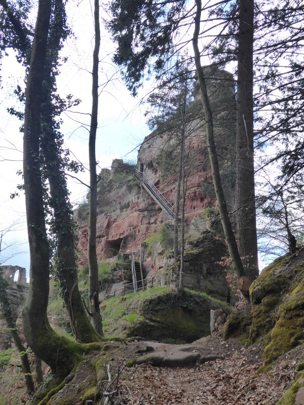 France Vosges Massif, GR 53, Froensburg Castle , Walkopedia