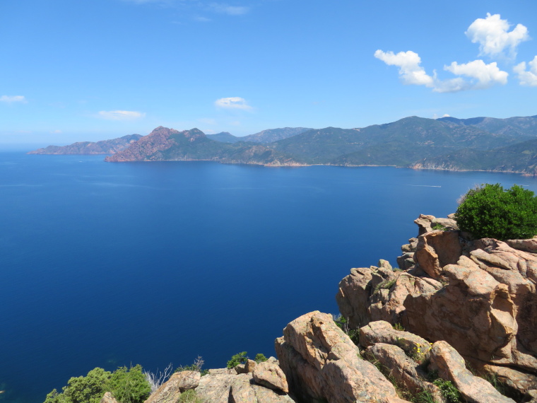 France Corsica: North-west, The Calanche  , North from Chateau Fort, Walkopedia