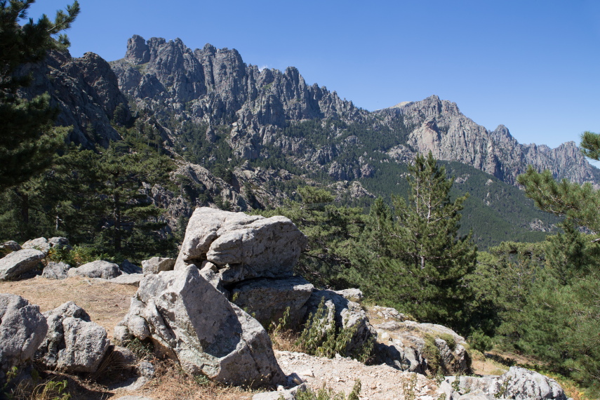 France Corsica: Southern Mountains, Around Col de Bavella, Cucuruzzu, Capula en Col de Bavella , Walkopedia