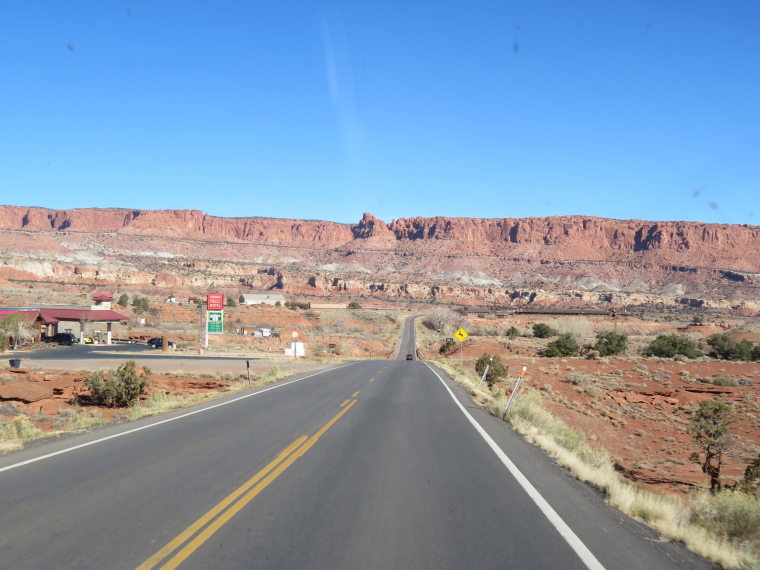 USA SW: Capitol Reef, Capitol Reef , Approaching CR from west, Walkopedia