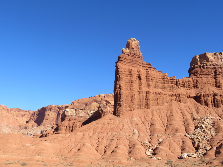 USA SW: Capitol Reef, Capitol Reef , flank near Fruita, Walkopedia