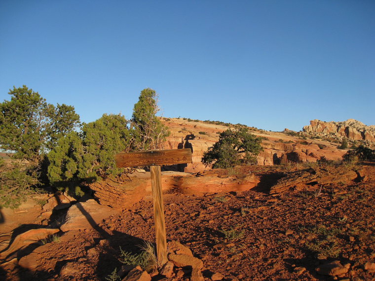 USA SW: Capitol Reef, Rim Overlook and Navajo Knobs  , Rim Overlook , Walkopedia