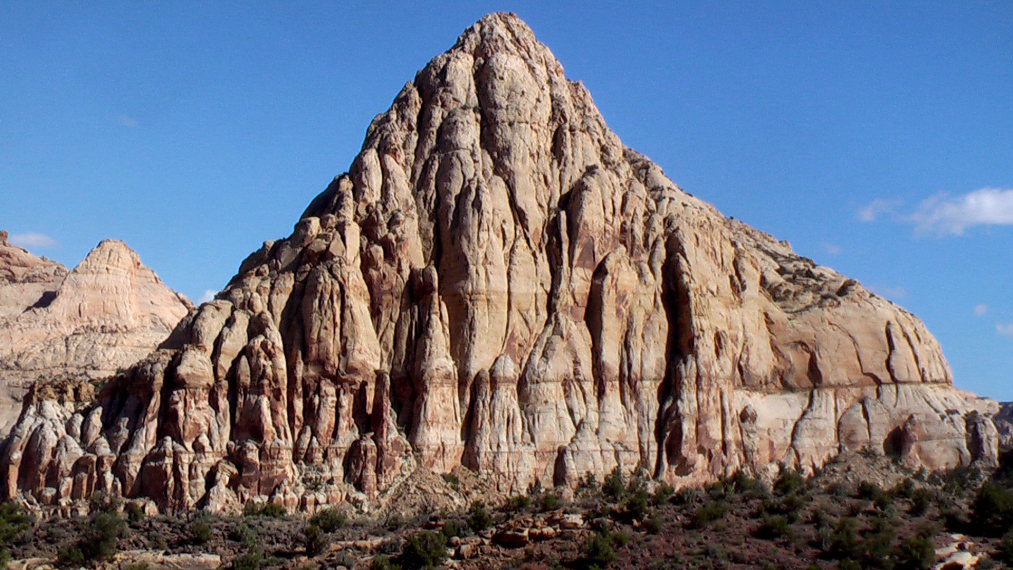 USA SW: Capitol Reef, Rim Overlook and Navajo Knobs  , navajo knobs , Walkopedia