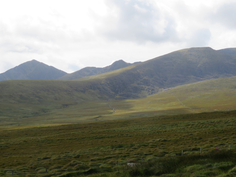 Ireland Kerry Dingle Peninsula, Across Northern Mt Brandon Ridge, Mt Brandon from Dingle Way, Walkopedia