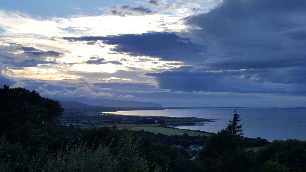 Ireland Kerry Dingle Peninsula, Dingle Way, Along the north coast from Camp, Sunset, Walkopedia