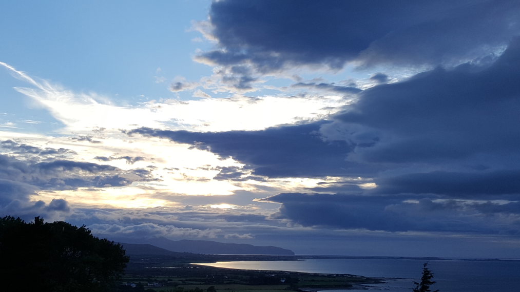 Ireland Kerry Dingle Peninsula, Dingle Way, Toward Mt Brandon from Camp, sunset, Walkopedia