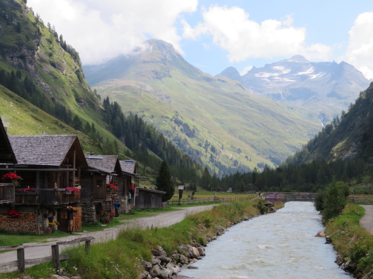 Austria Hohe Tauern, The Gschloss Valley , Upper Gschloss hamlet looking downstream (east), Walkopedia