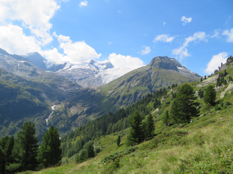 Austria Hohe Tauern, The Gschloss Valley , West above upper Gscloss valley, Grossvenegider behind, from lunch spot on northern flanks, Walkopedia