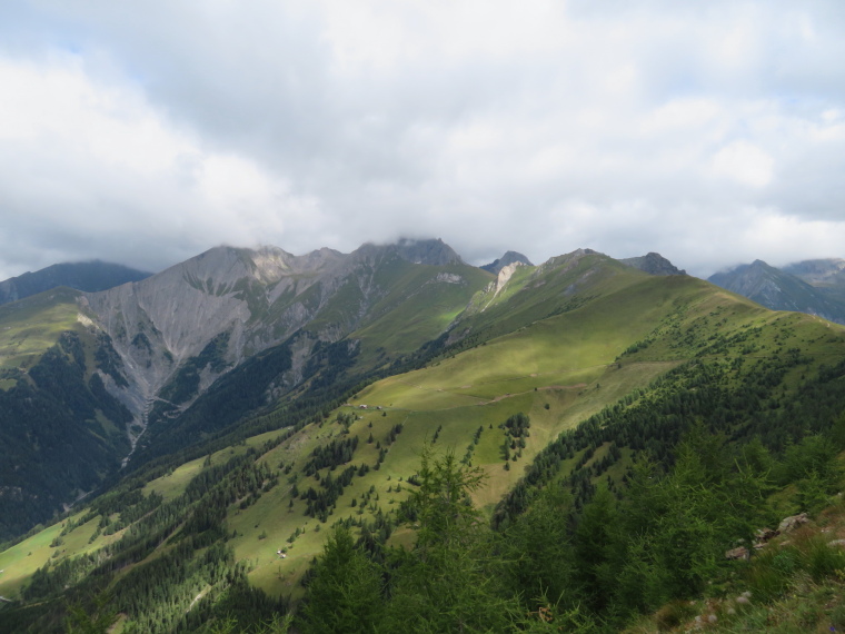 Austria Hohe Tauern, Granatspitze Ridge, Euopa Panoramaweg - north up west side of  Granatspitze ridge to Kendl Spitze, Walkopedia