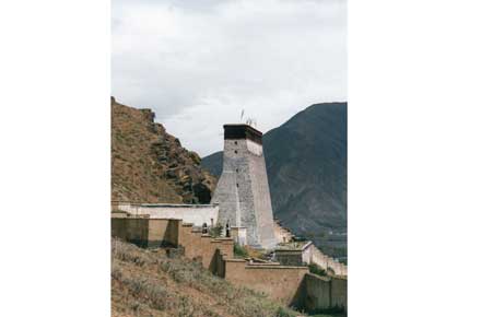 Tashilumpho Kora - great mandala wall - © William Mackesy... Tashilhunpo Kora: Tashilumpho Kora - great mandala wall - © William Mackesy...