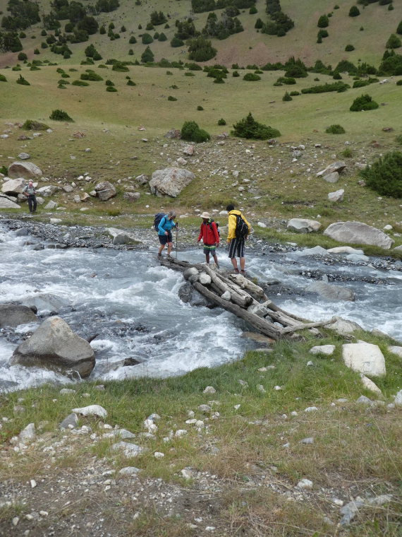 Kyrgyzstan, Pamir-Alai Mountains, River Bridge, Walkopedia