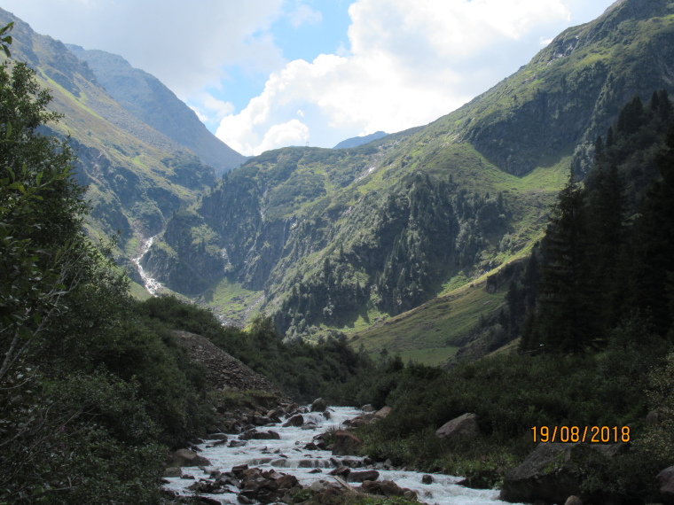 Austria Stubai Alps, Above Nurenberger Hut; Mairspitze, Wilder Freiger, Langental valley, Walkopedia