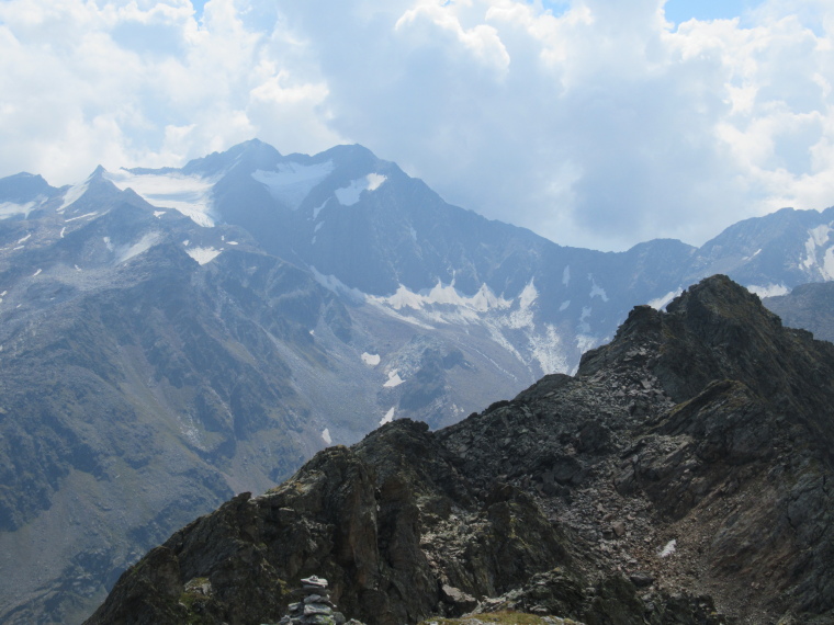 Austria Stubai Alps, Above Nurenberger Hut; Mairspitze, Wilder Freiger, Dip in double col, Wilder freiger behind, Walkopedia