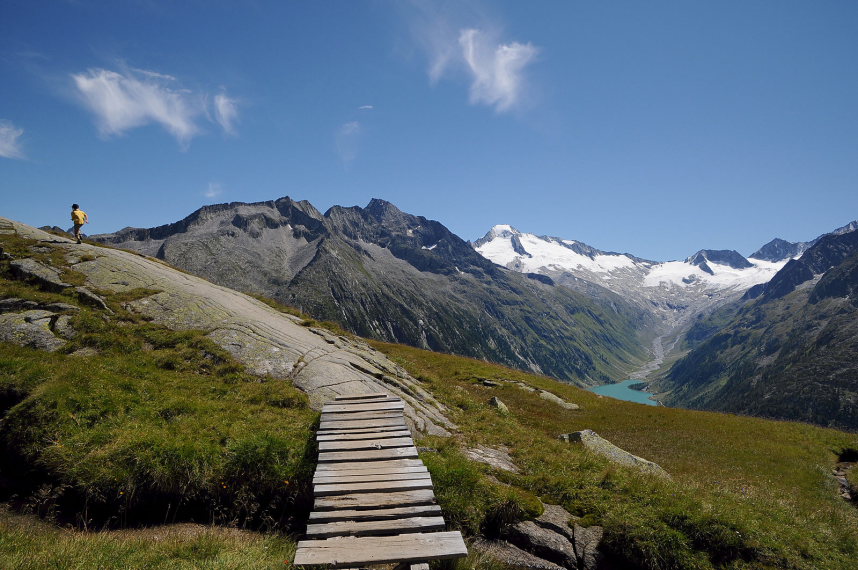 Austria Zillertal Alps, Zillertal Alps, Berliner Hohenweg Nr 526 uber dem Schlegeisspeicher, Walkopedia