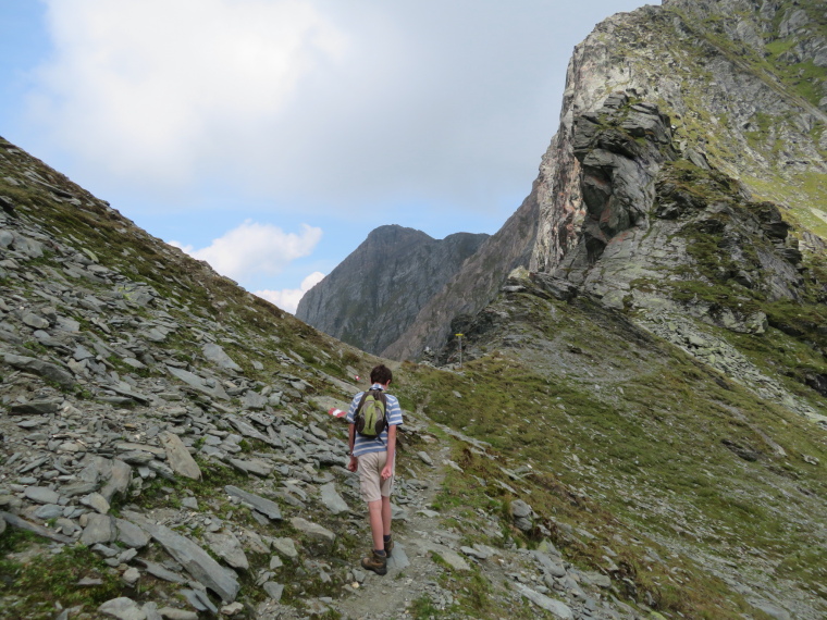 Austria Hohe Tauern, Kaprun Valley, Approaching Lakarscharte col, Walkopedia