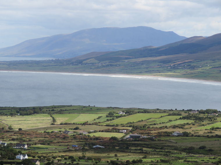 Ireland Kerry Dingle Peninsula, Dingle Peninsula, Dingle Way, Mt Brandon shoulder looking east, Walkopedia