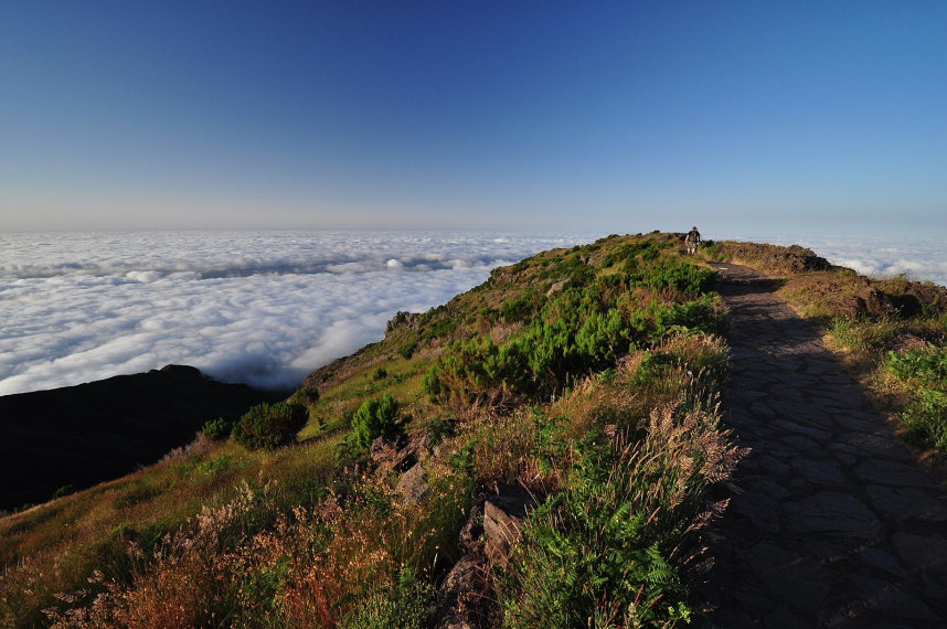 Portugal Madeira, Pico Ruivo from Achado do Texeira, Trail from Achada do Teixeira to Pico Ruivo, Madeira , Walkopedia