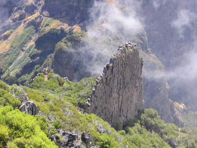 Pico Ruivo from Achado do Texeira: Trail from Achada do Teixeira to Pico Ruivo, Madeira  - © wiki commons user anagh 