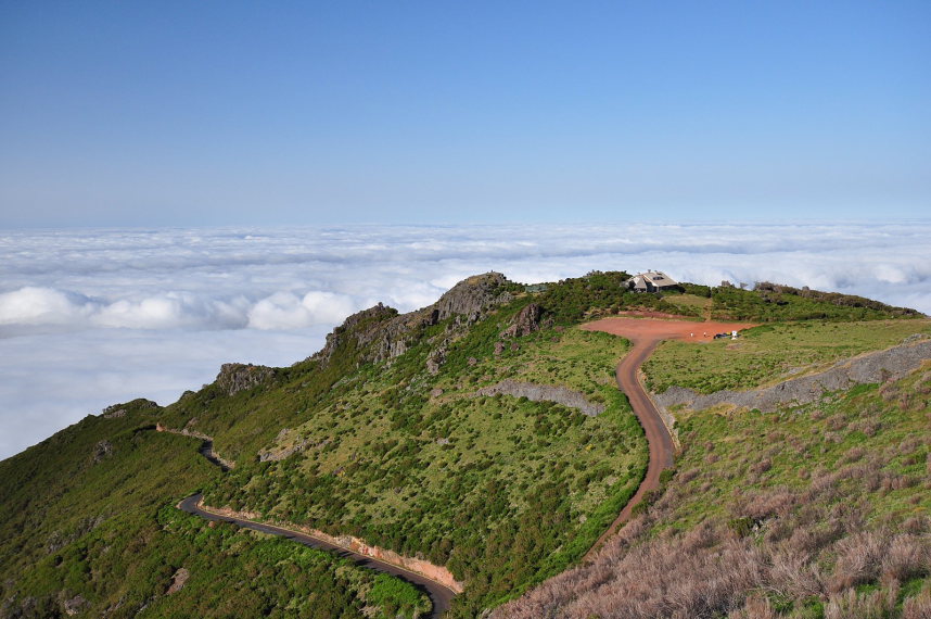 Portugal Madeira, Pico Ruivo from Achado do Texeira, Trail from Achada do Teixeira to Pico Ruivo, Madeira , Walkopedia