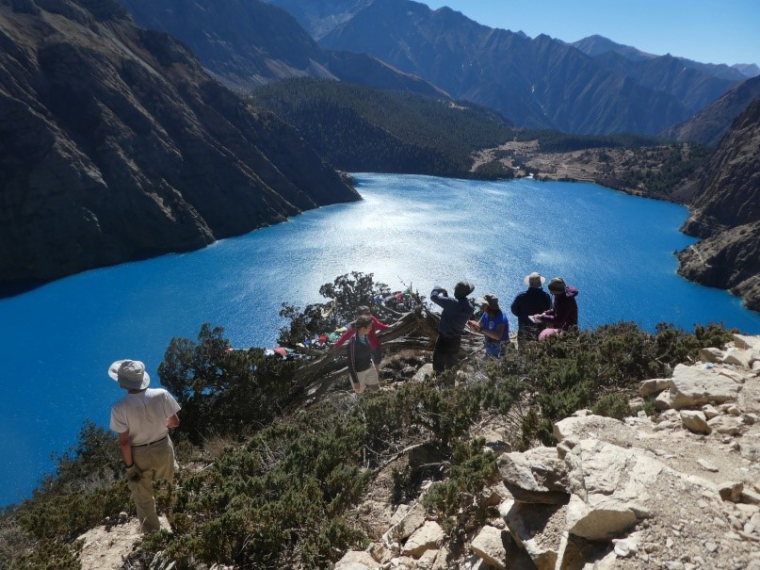 Nepal Dolpo, Dolpo, Looking back at Ringmo from the Devil's Path, Walkopedia