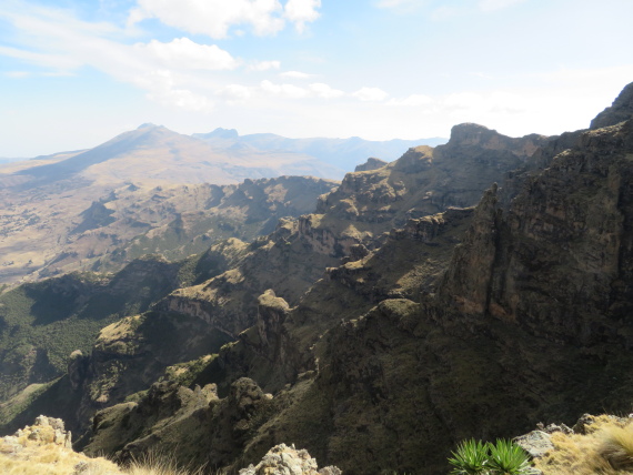 Ethiopia Simien Mts, Mt Buahit, Morning light, escarpment edge, Walkopedia