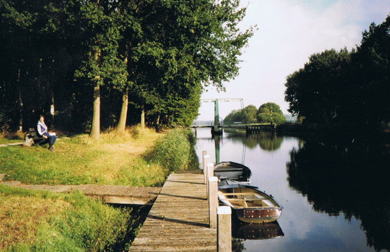 Netherlands East, Noaberpad, Canal in the province of Groningen, Walkopedia