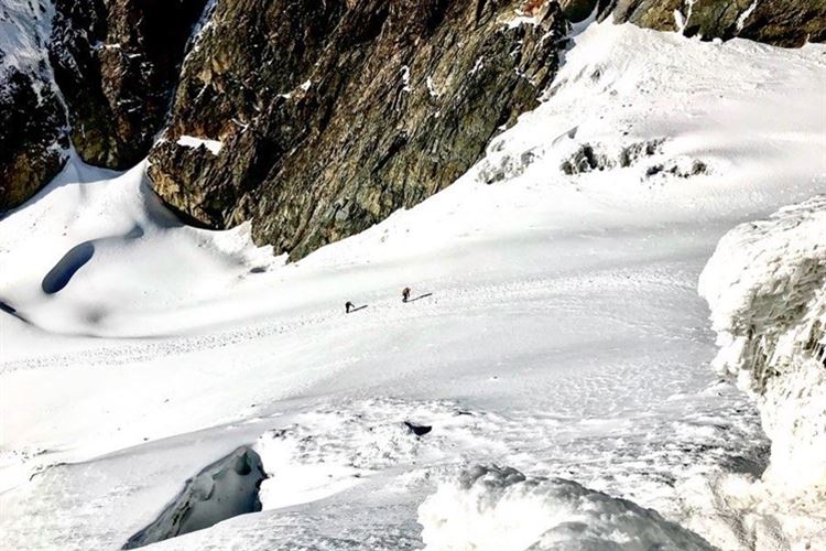 Uganda, Rwenzori Mountains, Heading toward summit of Mt Stanley, Walkopedia