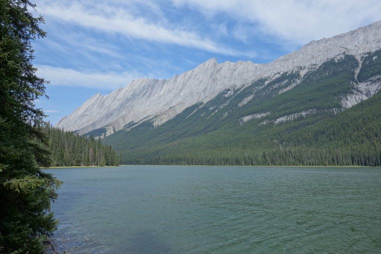 Canada Alberta: Jasper NP, Beaver Lake to Jacques Lake, Beaver Lake, Walkopedia