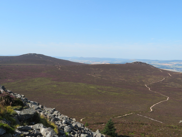 United Kingdom Scotland Aberdeenshire, Bennachie, Oxen Craig from Mither Tap 2, Walkopedia