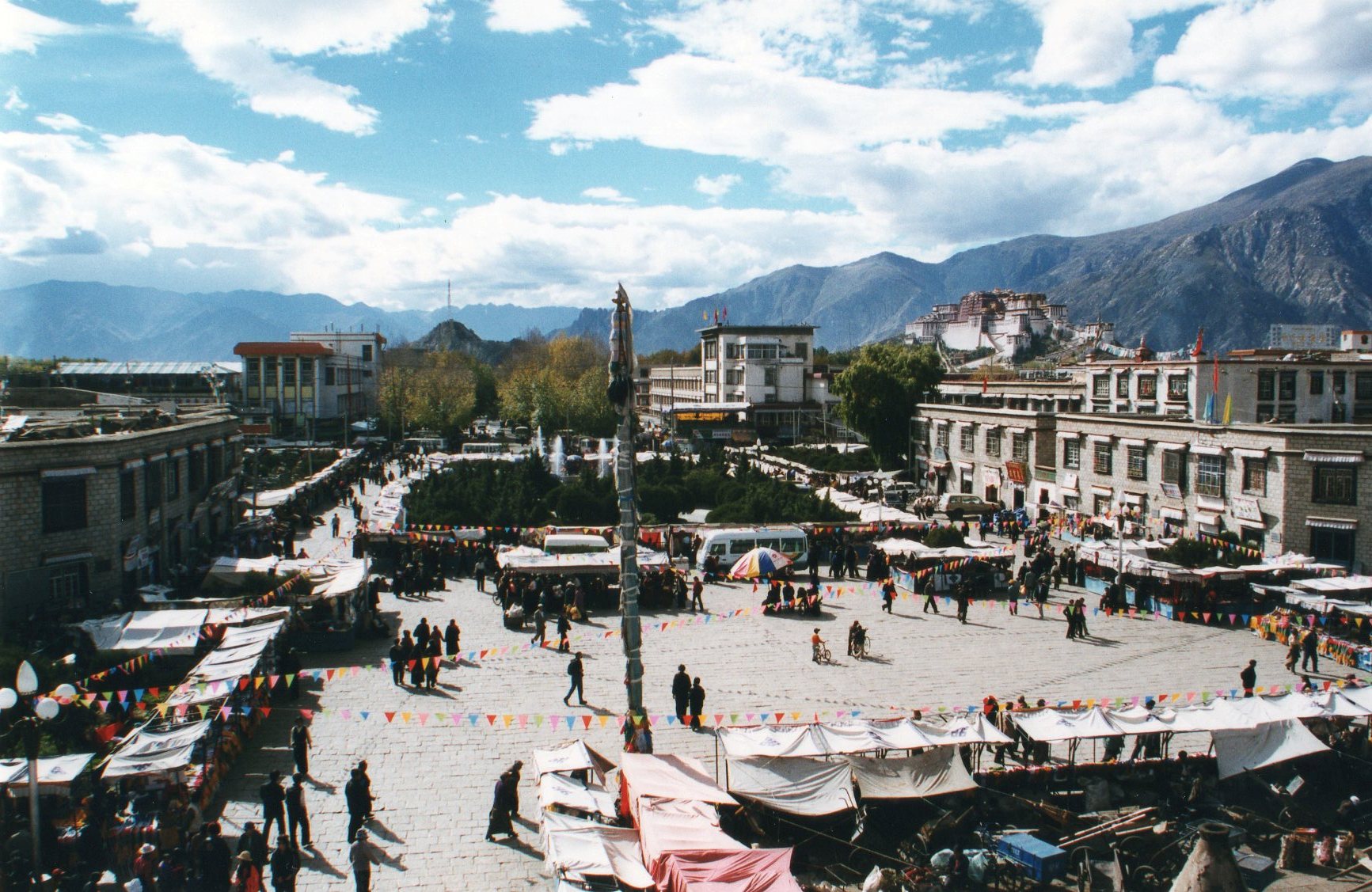 China Tibet, Barkhor Kora, Lhasa, Barkhor Square, 1999, Walkopedia