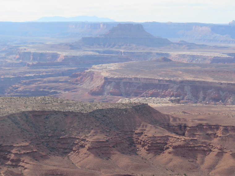 USA SW: Canyonlands NP, Grand View Point Overlook, Looking west, hazy afternoon, Walkopedia