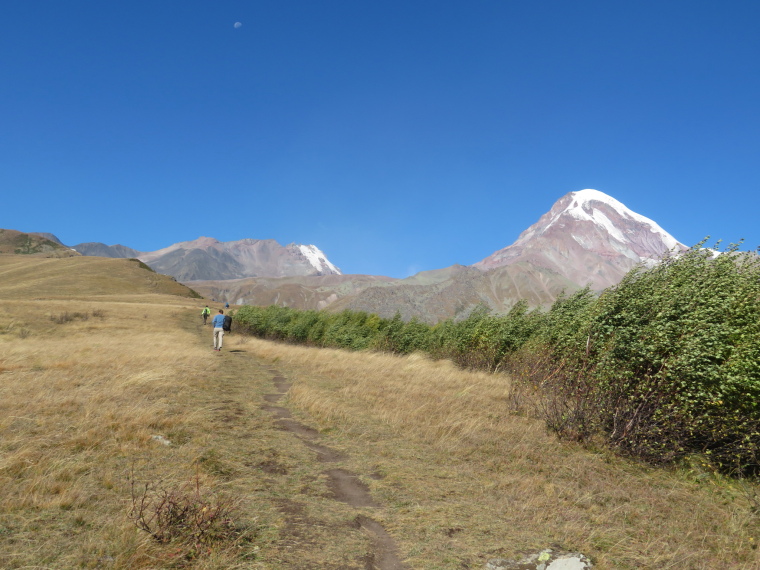 Georgia Gt Caucasus Khevi, To Gergeti Glacier, Onto ridge, Mt Kazbek, Walkopedia
