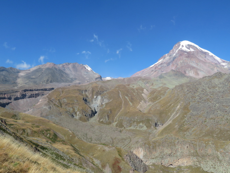 Georgia Gt Caucasus Khevi, To Gergeti Glacier, Getting high, gorge and Mt Kazbek, Walkopedia