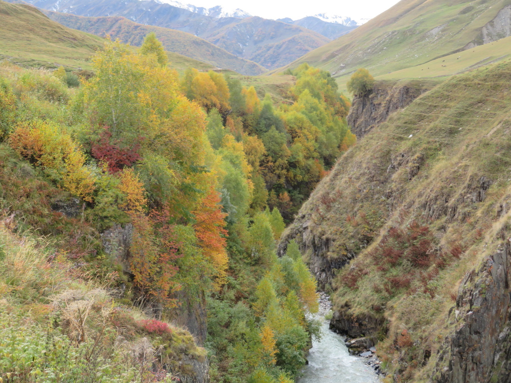 Georgia Gt Caucasus Svaneti, Above Ushguli , Gorge just above Ushguli, Walkopedia