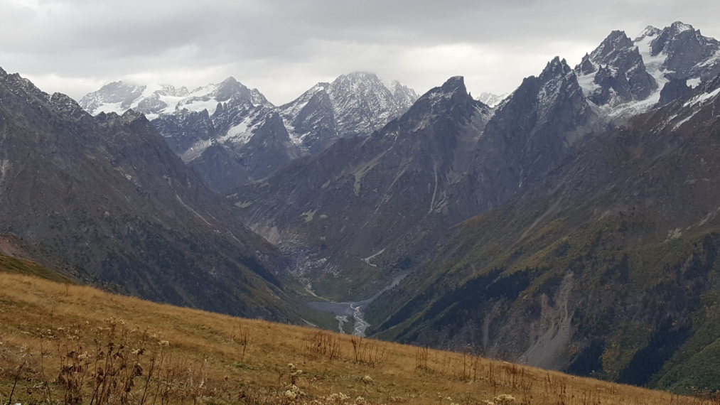 Georgia Gt Caucasus Svaneti, Koruldi Lakes, Upper Mestia valley to border ridge, Walkopedia